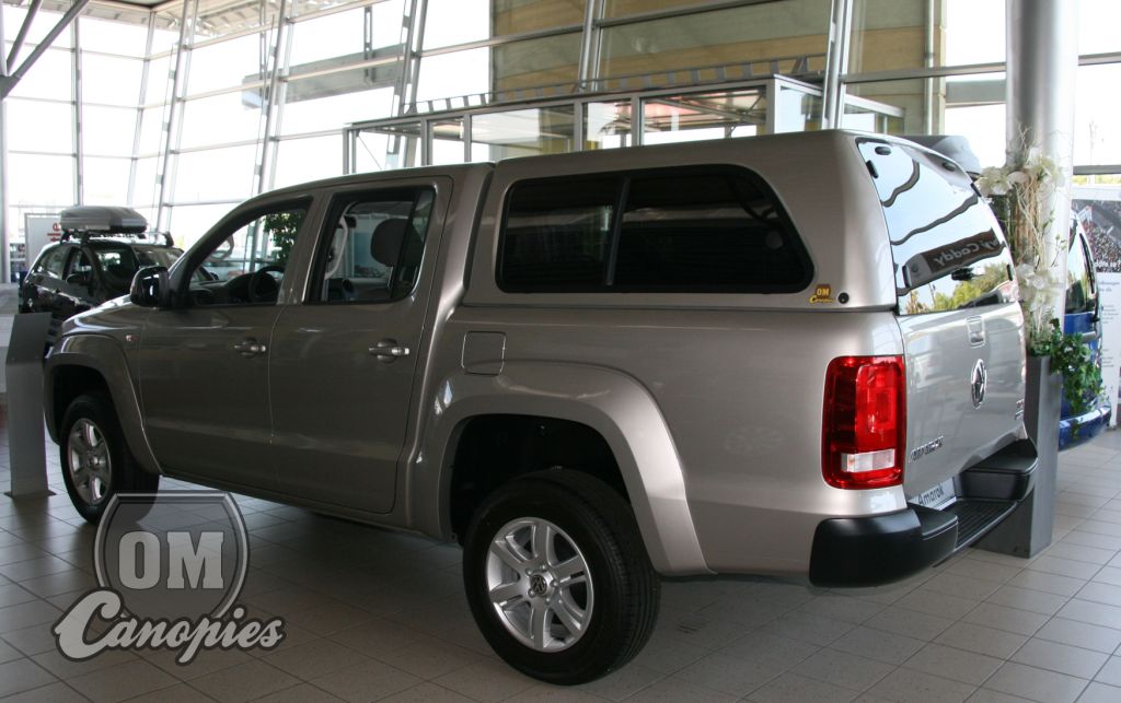 1amarok_pick_up_s_hardtopem_nastavbou_s_posuvnymi_okny_od_vyrobce_om_canopies